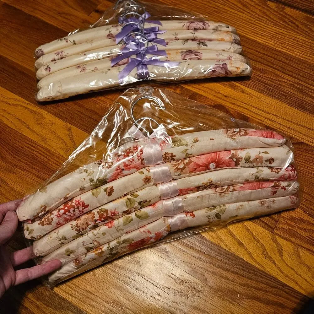 2 Sets if Padded Floral Hangars in Lilac and Pink ~ Retro ~ Grannycore ~ NEW
